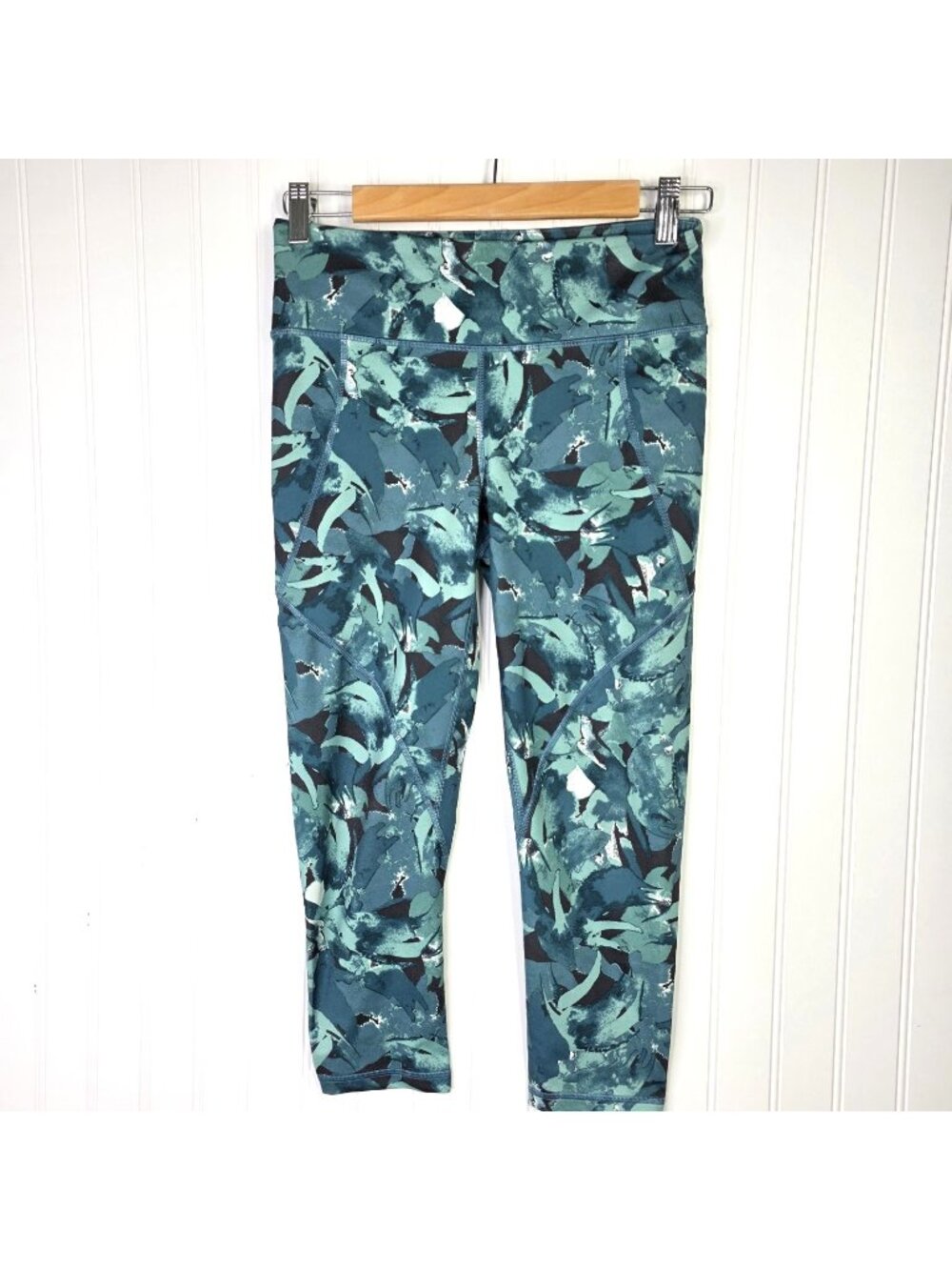 Patagonia  Leggings Womens Small Cropped Green Teal Abstract Jungle Performance